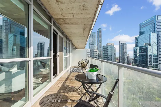 Additional image 11 of 375 King St Unit 1901