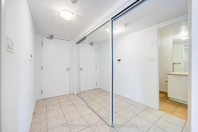 Additional image 5 of 38 Grenville St Unit 807