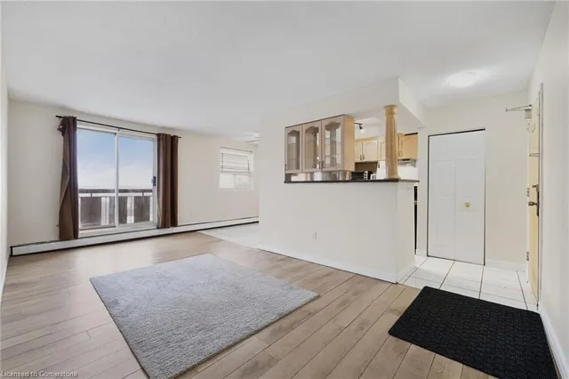 Additional image 8 of 851 Queenston Rd Unit 802