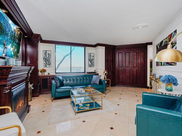 377 Rector Pl, New York, NY 