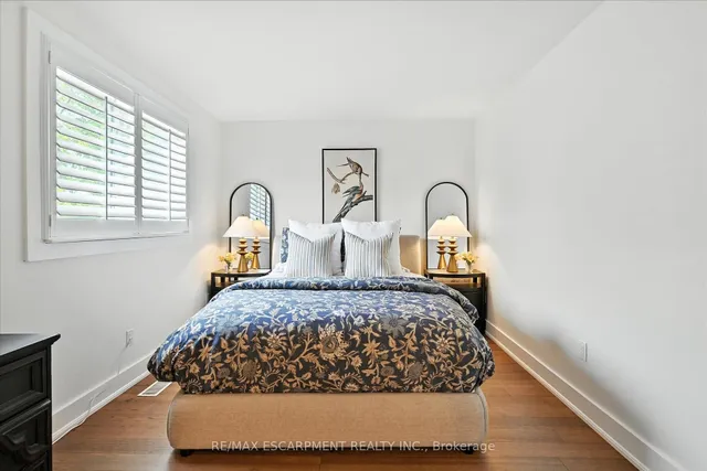 Additional image 24 of 445 Woodview Rd