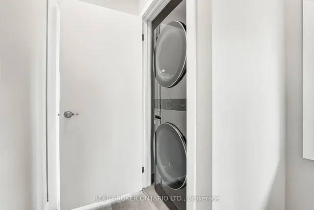 Additional image 24 of 527 Shaver Rd Unit 7