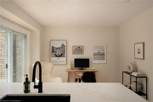 房产图片 26 - 803 Hyde Rd 单元3