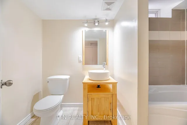 Additional image 23 of 51 Portrush Tr