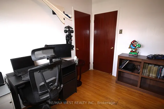 Additional image 19 of 23 Cove Dr