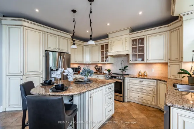 Additional image 10 of 44 Parkmanor Dr