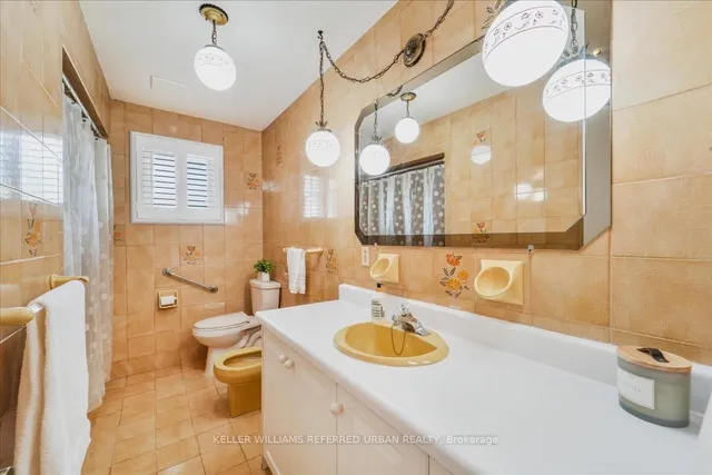 Additional image 21 of 25 Farrell Ave