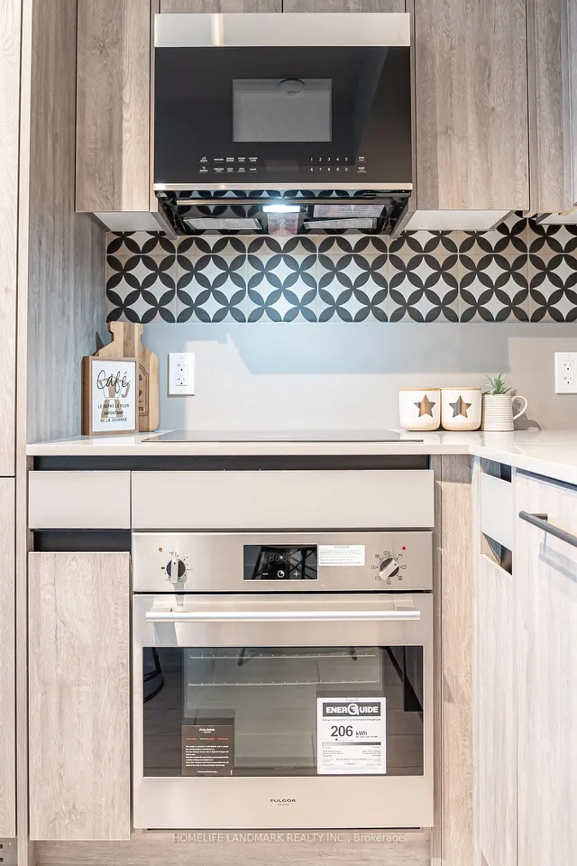 Additional image 7 of 1200 Dundas St Unit 407