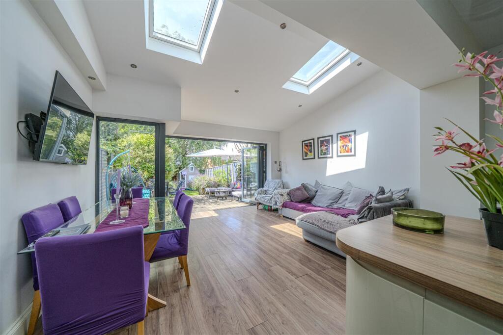 Additional image 4 of High Street, London Colney