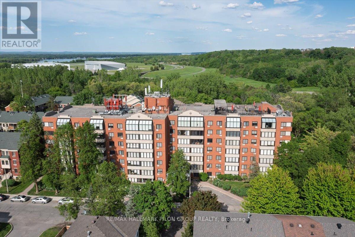 613 - 225 ALVIN ROAD|Ottawa, Ontario K1K4H6