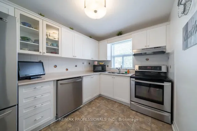 Additional image 10 of 82 Colonial Ave