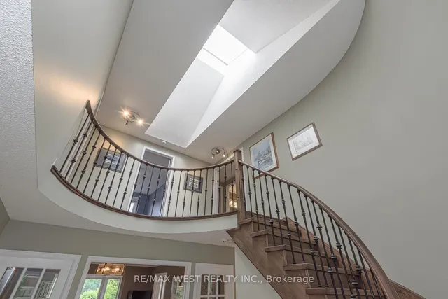 Additional image 9 of 12 Barr Cres