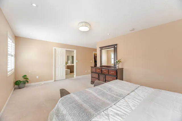 Additional image 24 of 355 Bessborough Dr