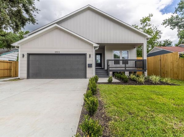 10513 Chesterfield Dr, Houston, TX 77051