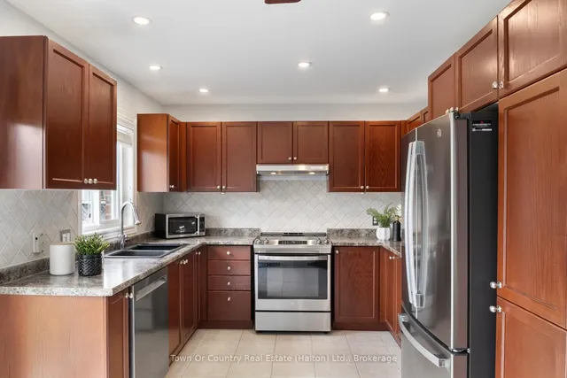 Additional image 28 of 258 Malick St