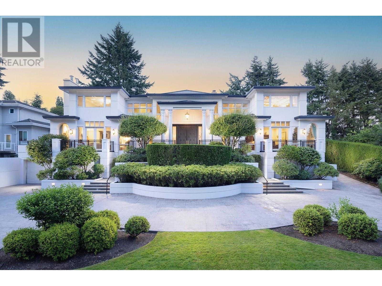 835 HIGHLAND DRIVE|West Vancouver, British Columbia V7S2G6