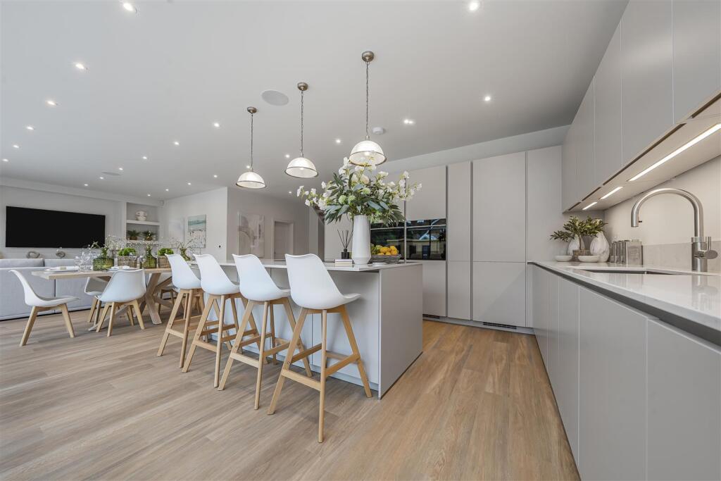 Additional image 20 of Bucknalls Drive, Bricket Wood, St. Albans