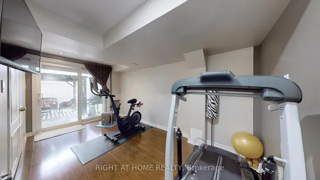 Additional image 29 of 58 Stagecoach Circ