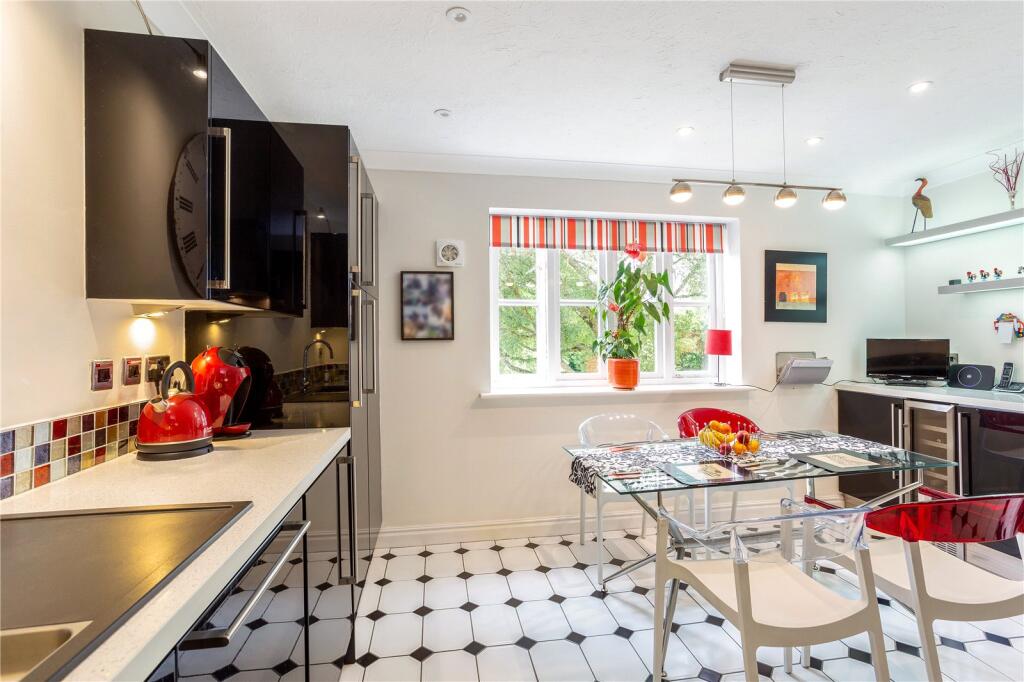 Additional image 3 of Sir Josephs Walk, Harpenden, Hertfordshire, AL5