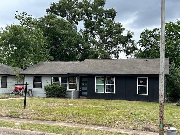 5823 Belmark St, Houston, TX 77033