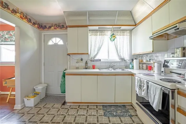 房产图片 9 - 176 Laurier Ave