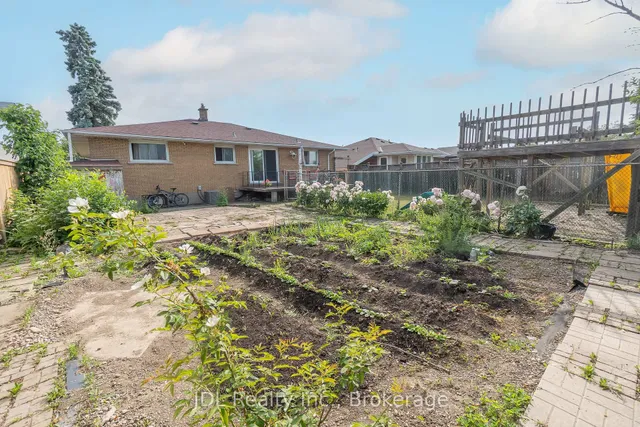 Additional image 38 of 121 Delmar Dr