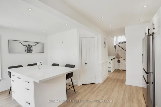 Additional image 20 of 14 Pompano Crt