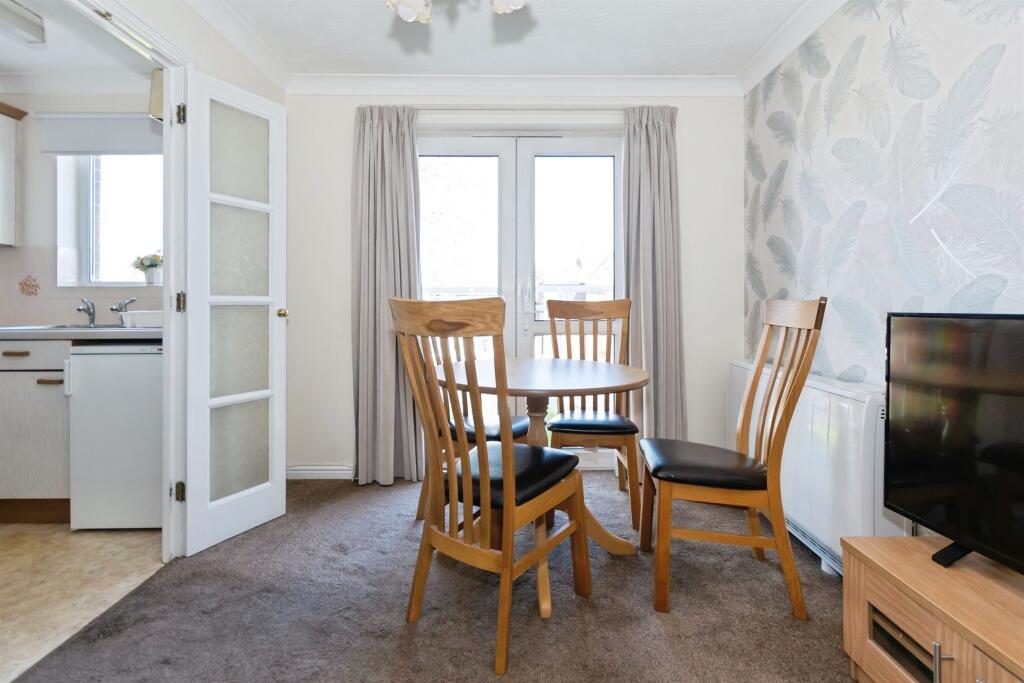 Additional image 5 of Stratford Road, Hall Green, Birmingham