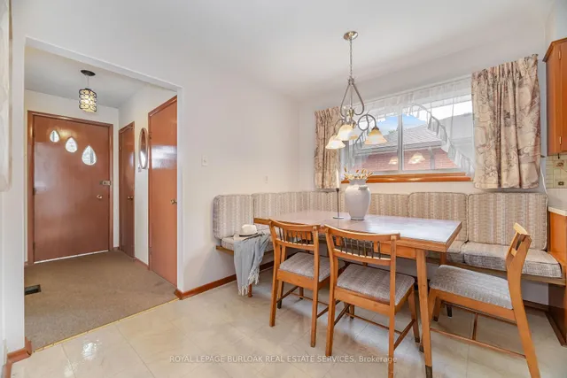 房产图片 16 - 121 Manning Ave