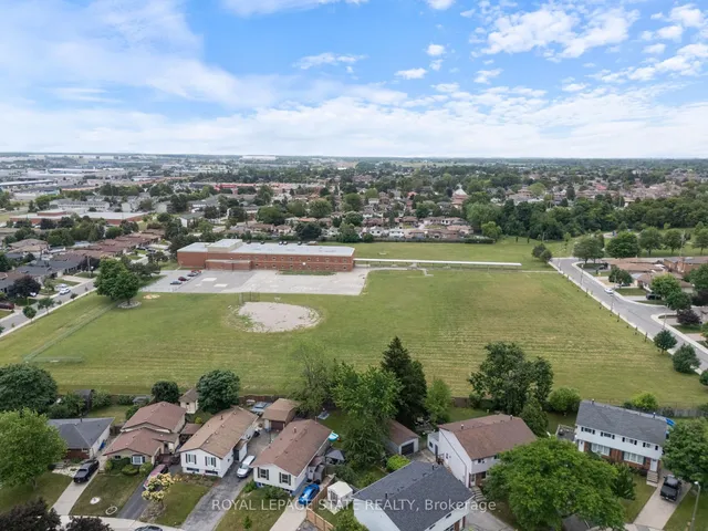 Additional image 38 of 25 Redbury St Unit 55