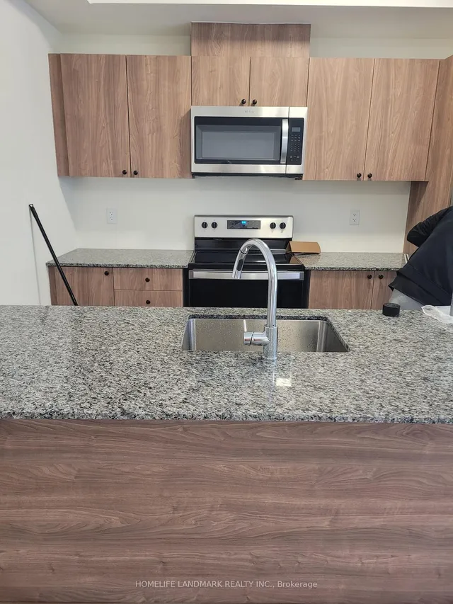 Additional image 3 of 155 Tapscott Rd Unit 5