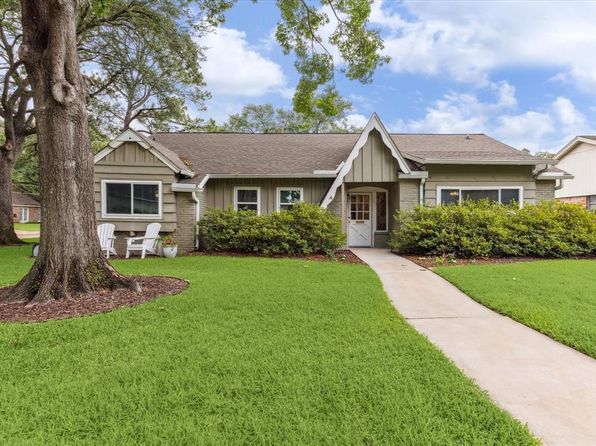 10050 Locke Ln, Houston, TX 77042