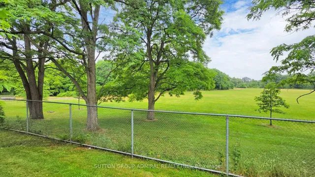 房产图片 37 - 22 Tandridge Cres 单元 812