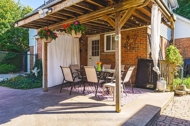 Additional image 35 of 412 Melanie Cres