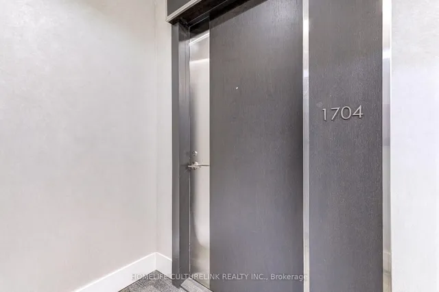 Additional image 5 of 609 Avenue Rd Unit 1704