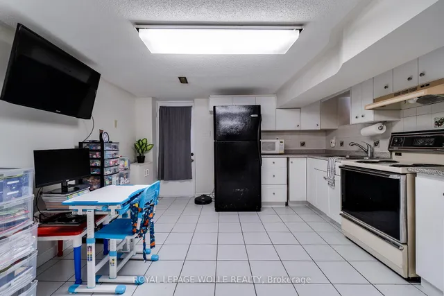 Additional image 32 of 1315 Lansdowne Ave