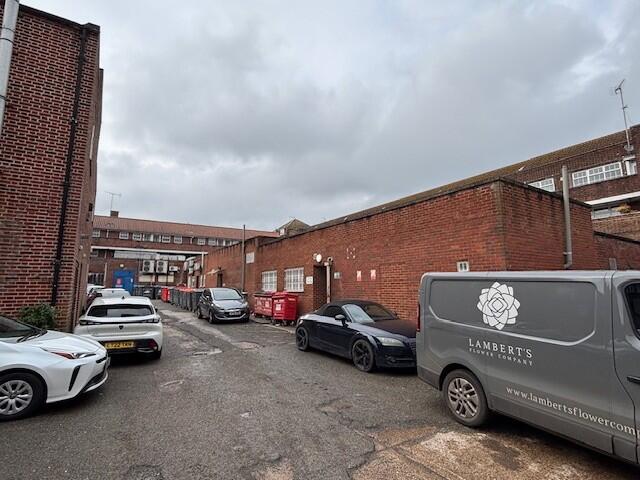 Additional image 3 of 42/44 Howardsgate, Welwyn Garden City, East Of England, AL8 6BW