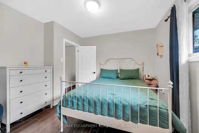 Additional image 19 of 70 Deschene Ave