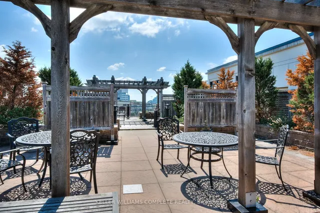 Additional image 26 of 410 King St Unit 108