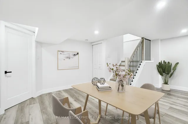 Additional image 36 of 27 Dalton Cres