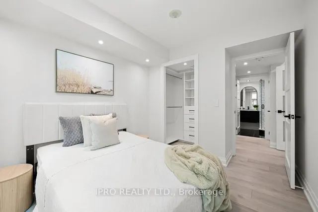 Additional image 33 of 19 Grand Trunk Cres Unit 506