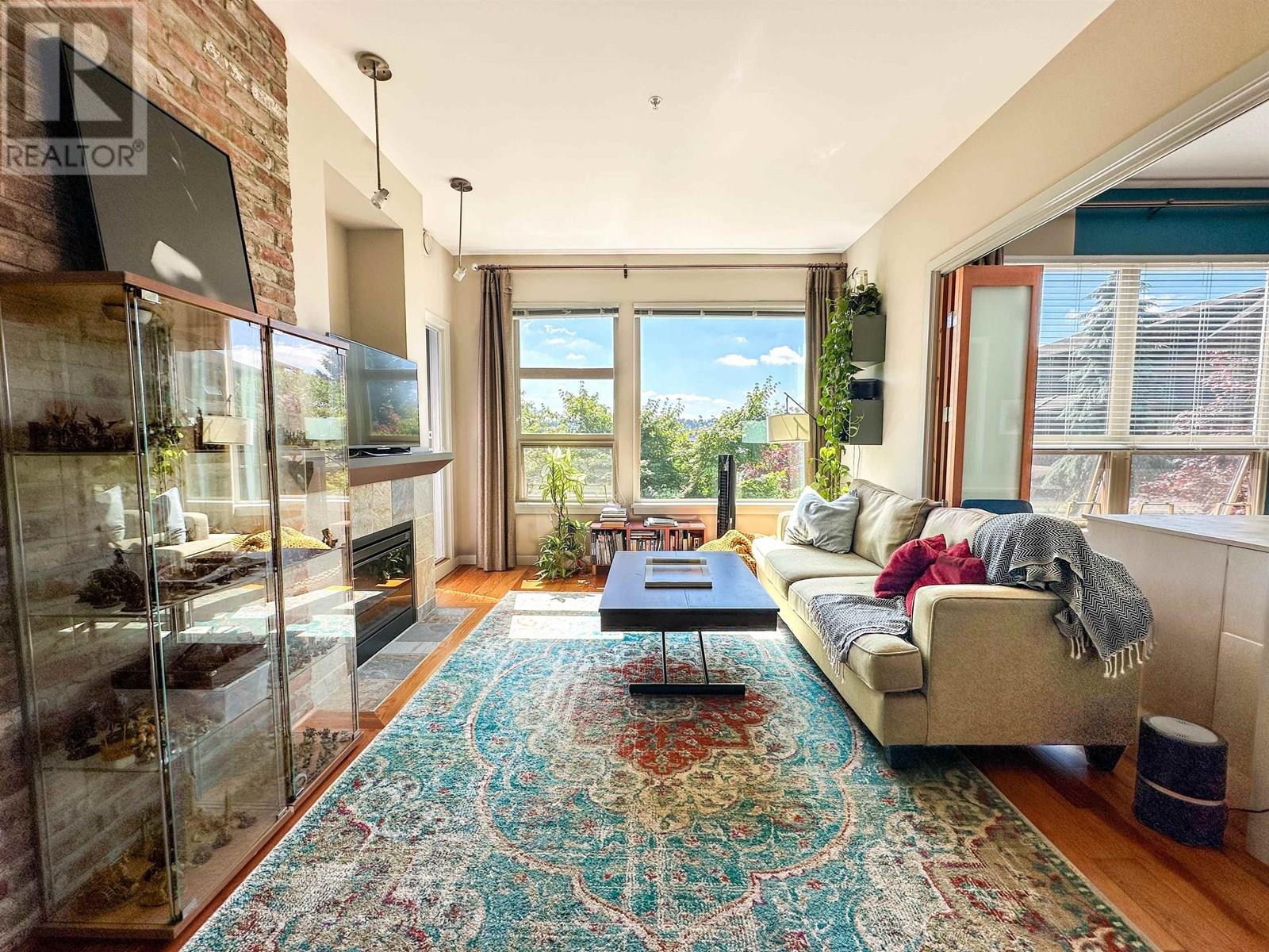 206 240 SALTER STREET|New Westminster, British Columbia V3M0C1