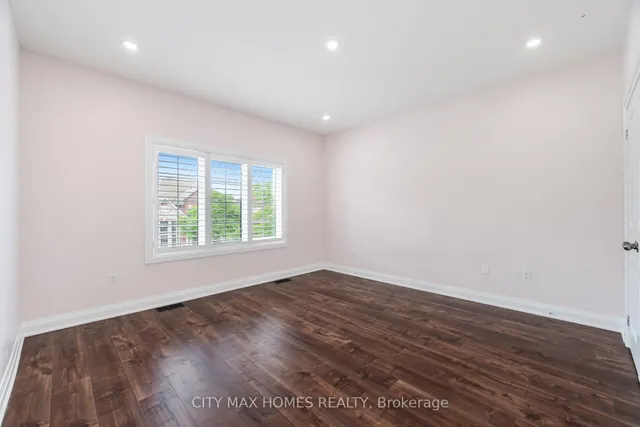 Additional image 33 of 8 Amberglow Crt