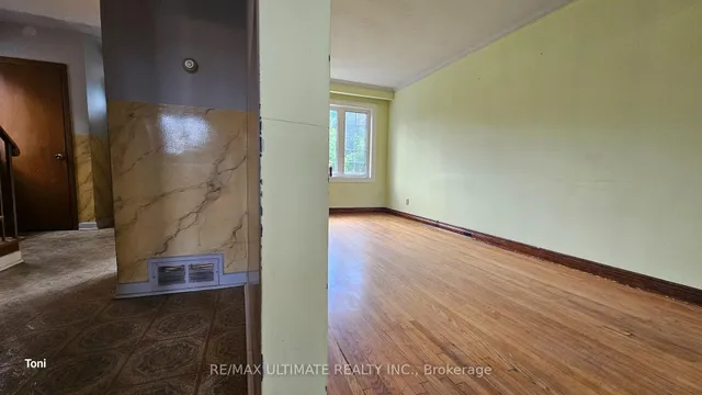 Additional image 10 of 300 Earlscourt Ave