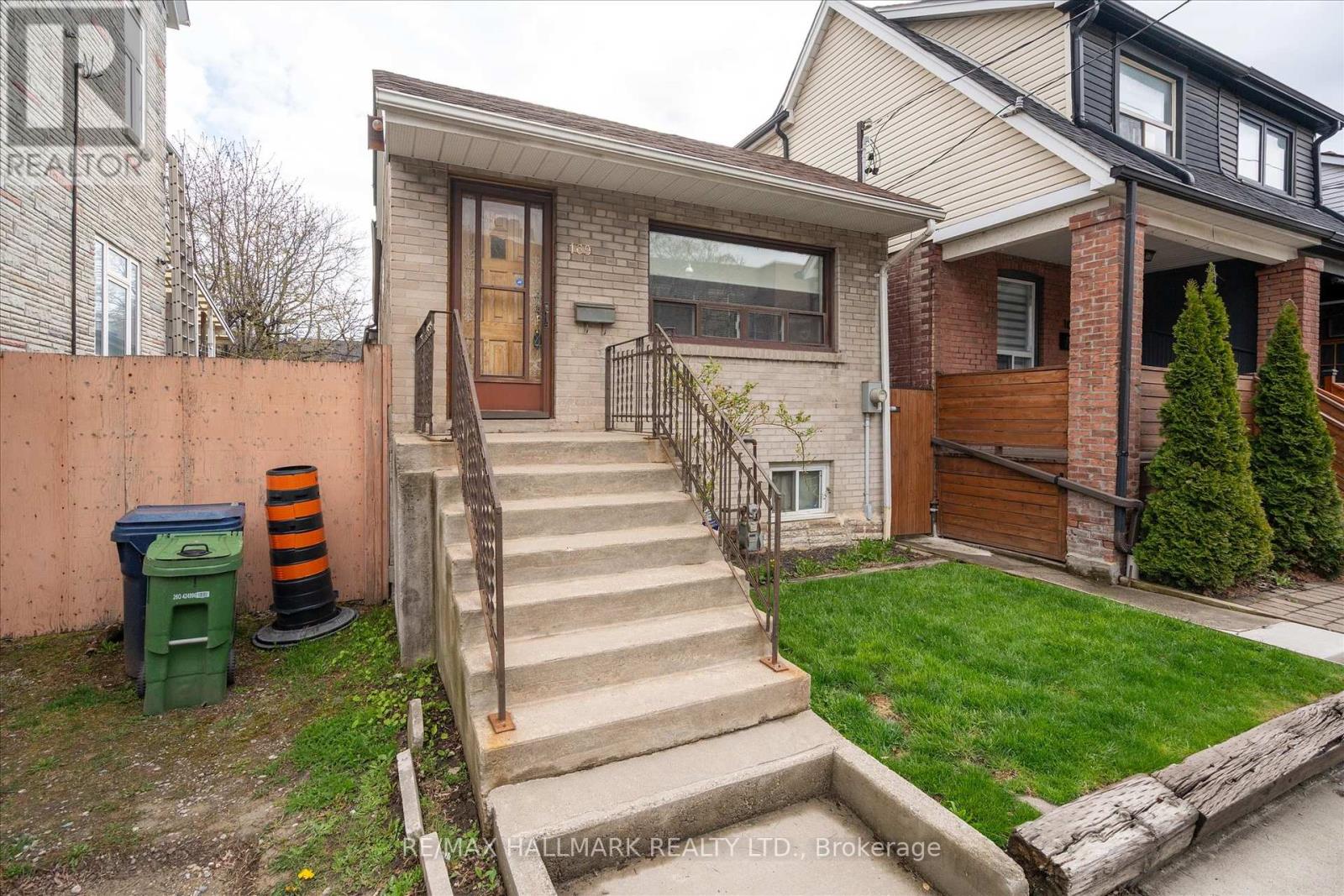 169 CARLAW AVENUE|Toronto (South Riverdale), Ontario M4M2R8