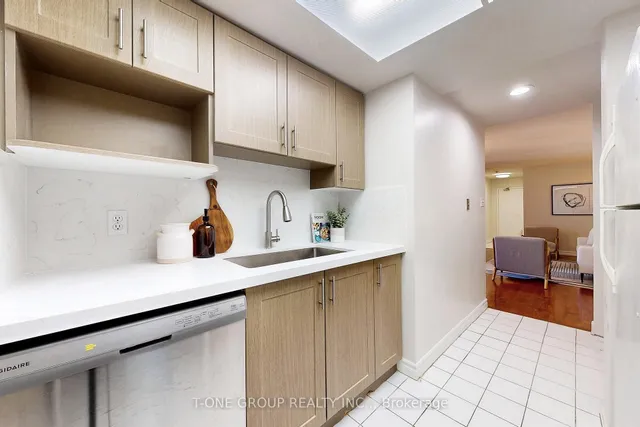 Additional image 12 of 2550 Lawrence Ave Unit 808