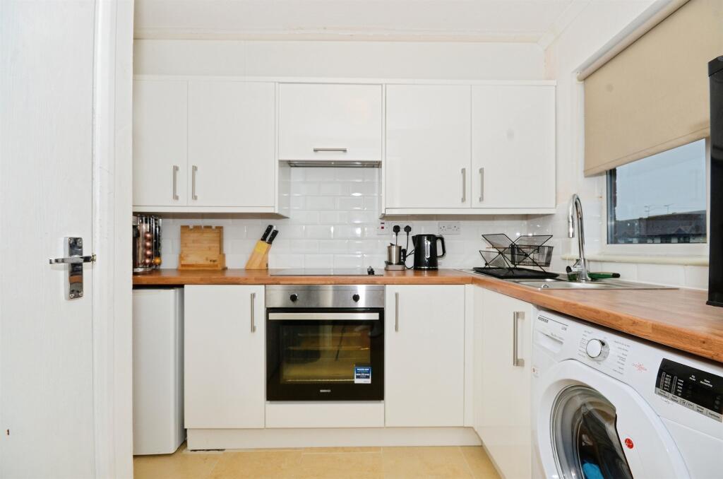 Additional image 5 of Broadlake Close, London Colney, St. Albans