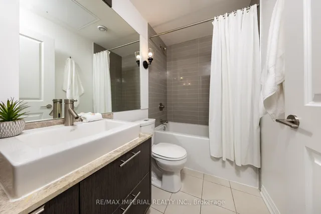 Additional image 3 of 8 mercer St