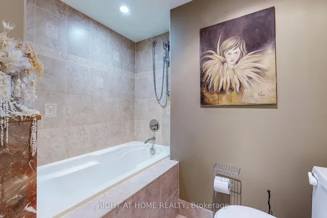 Additional image 24 of 2045 Lake Shore Blvd Unit 507