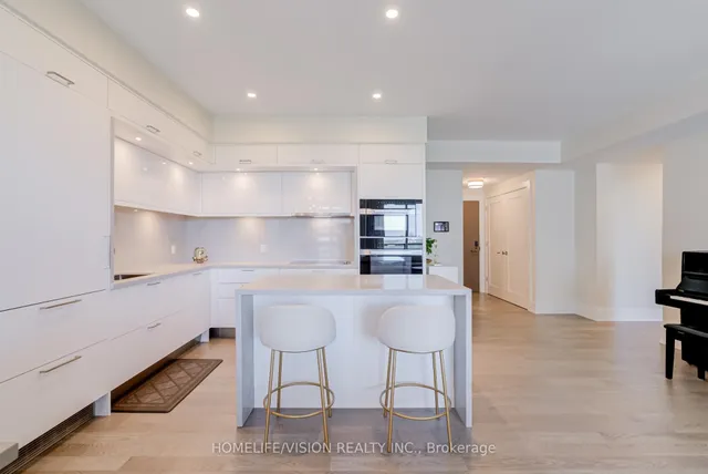 Additional image 11 of 30 Inn On The Park Dr Unit 1810